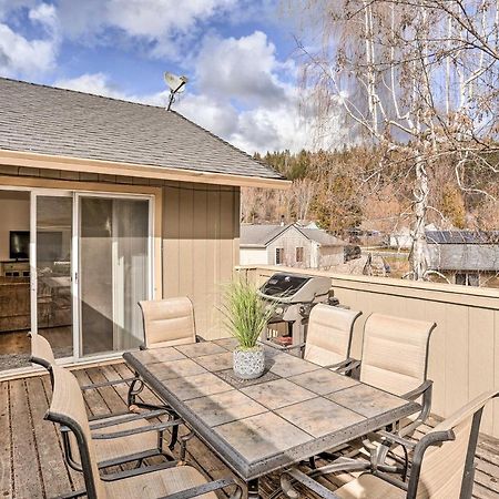 فيلا Mount Shasta Escape With Balcony About Walk To Dtwn المظهر الخارجي الصورة